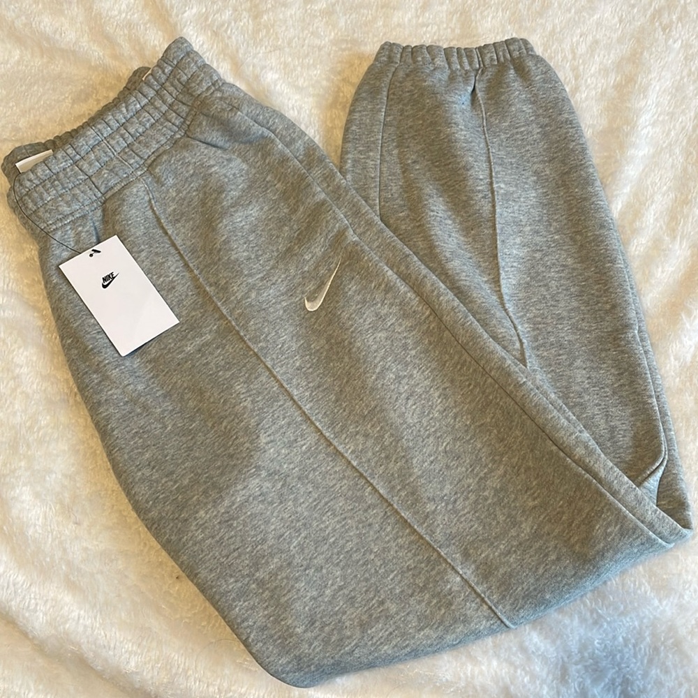 NWT oversized nike sweatpants